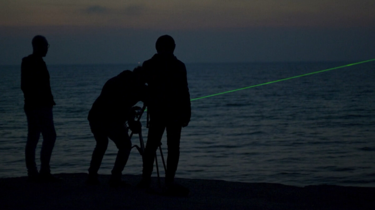 Vier Vrienden op een Platte Aarde - 2Doc Kort - HUMAN